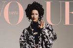 Белла Хадид появилась на обложке испанского Vogue